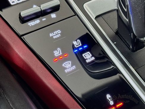 Used 2022 Porsche Cayenne E-Hybrid Coupe image 26