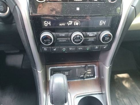 Used 2022 Subaru Ascent Touring w/ Popular Package #2A AWD/4WD image 14