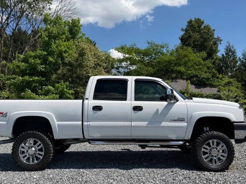 Used 2007 Chevrolet Silverado 2500 LT w/ Heavy-Duty Power Package AWD/4WD image 9