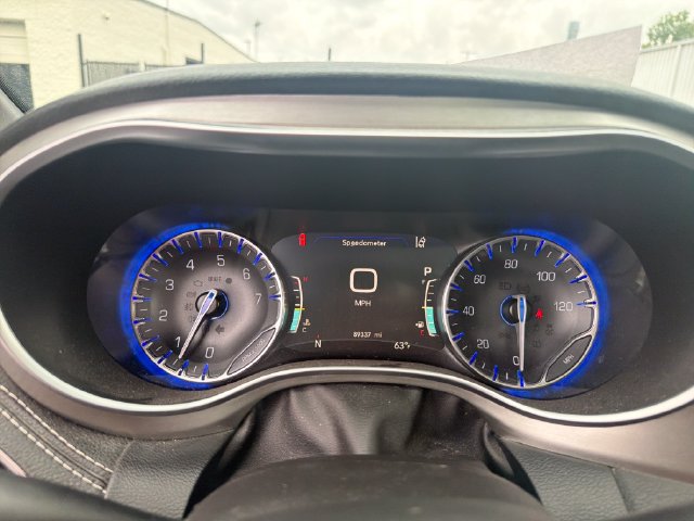 Used 2022 Chrysler Pacifica Limited w/ Uconnect Theater Family Group AWD/4WD image 16