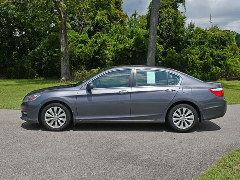 Used 2015 Honda Accord EX image 2