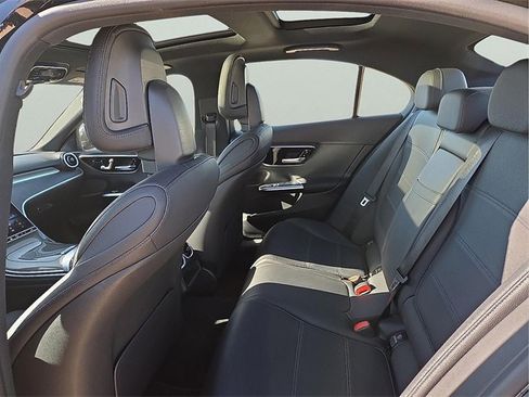 Used 2024 Mercedes-Benz C 300 Sedan image 11