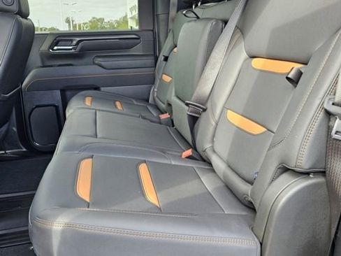 Used 2025 GMC Sierra 2500 AT4 w/ AT4 Premium Plus Package image 17