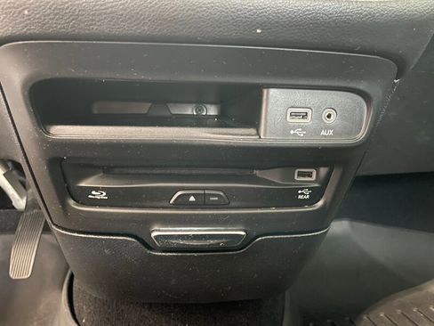 Used 2018 Chrysler Pacifica Touring-L Plus w/ S Appearance Package FWD image 16