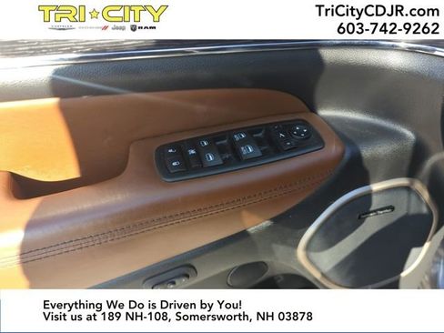 Used 2017 Jeep Grand Cherokee Summit image 18