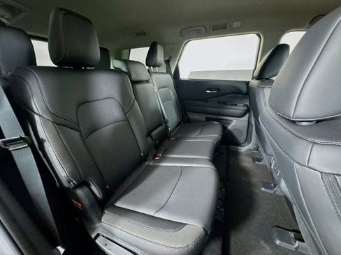 New 2026 Nissan Pathfinder SL image 24