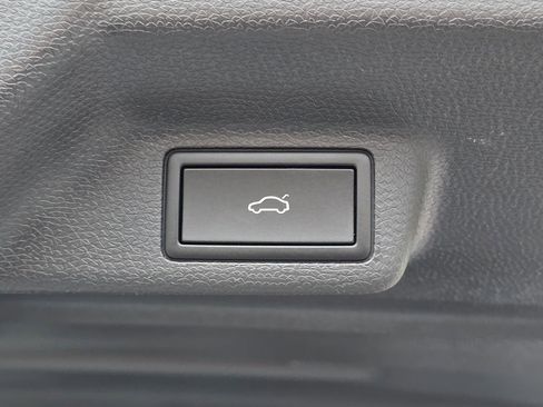 Used 2025 Volkswagen ID. Buzz Pro S image 75