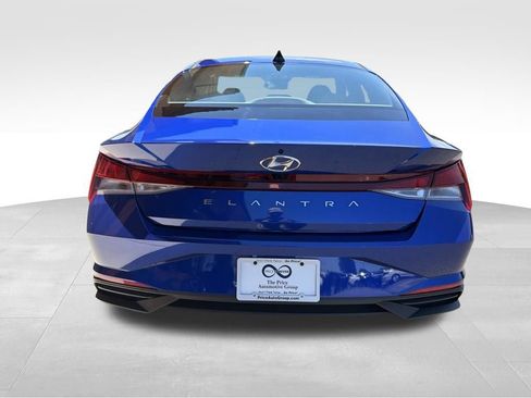 Used 2023 Hyundai Elantra SEL w/ Convenience Package FWD image 6