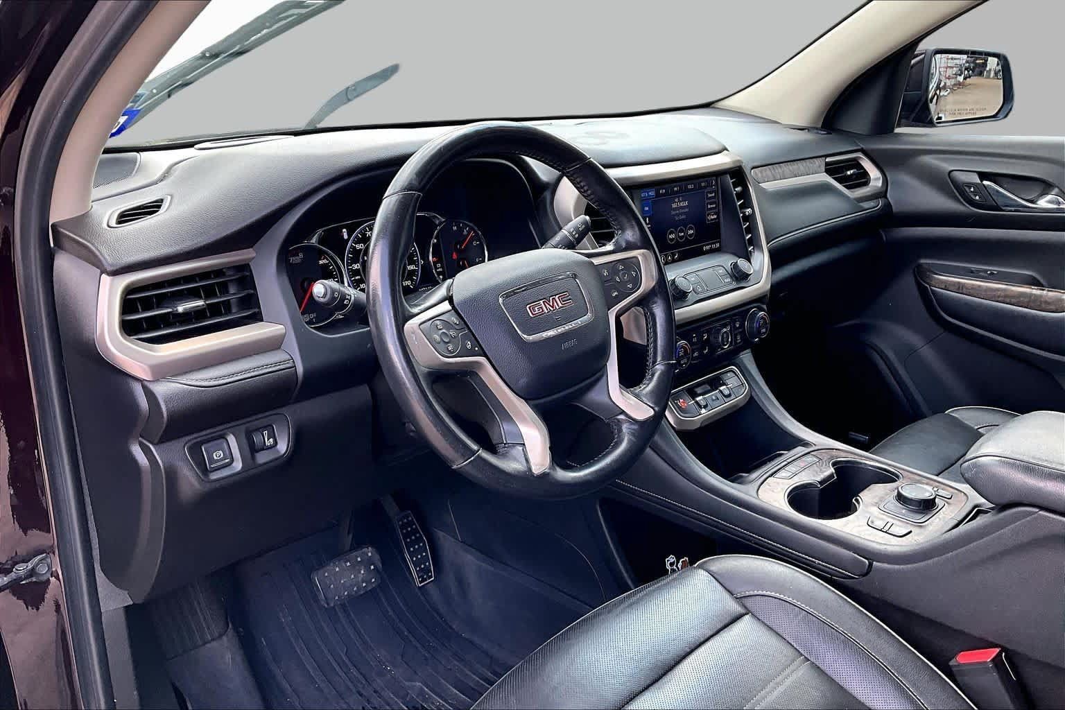 Used 2020 GMC Acadia Denali AWD/4WD image 17