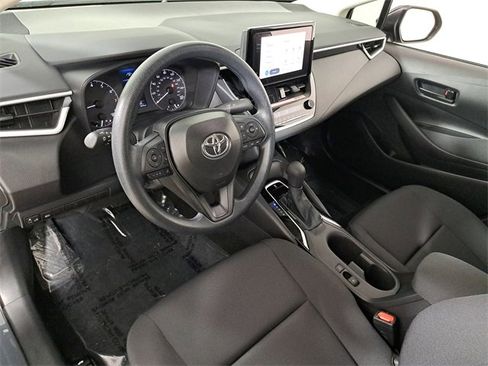Used 2025 Toyota Corolla LE image 18