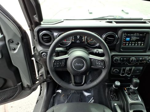 Used 2023 Jeep Wrangler Unlimited Sport AWD/4WD image 14