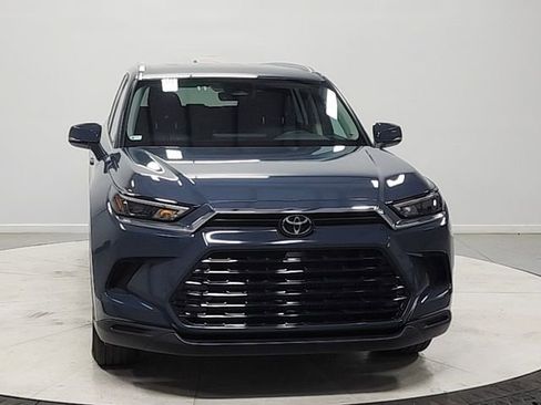 Used 2025 Toyota Grand Highlander FWD image 2
