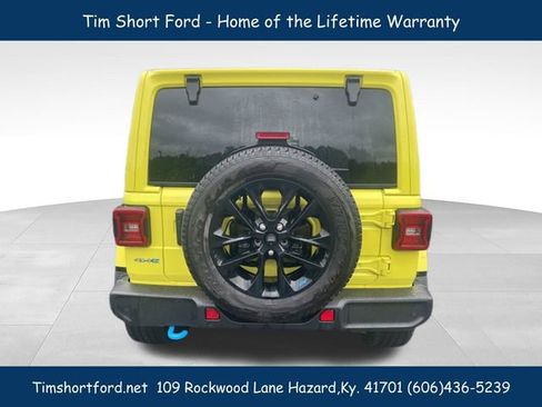 Used 2022 Jeep Wrangler Unlimited Sahara w/ Cold Weather Group AWD/4WD image 4