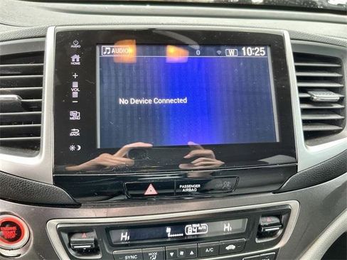 Used 2017 Honda Pilot EX image 25