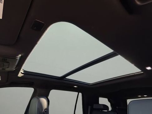 Used 2021 Chevrolet Tahoe RST w/ Luxury Package image 19