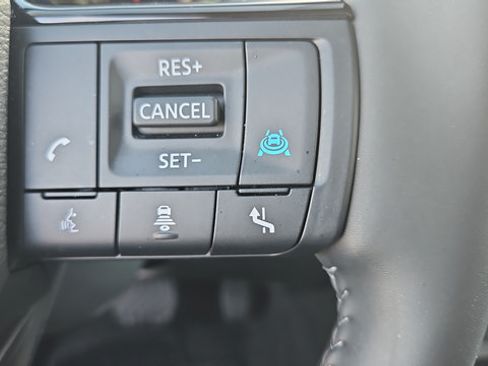 Certified 2025 Nissan Rogue SL w/ Tech Package AWD/4WD image 25