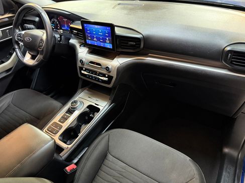 Used 2020 Ford Explorer XLT image 46