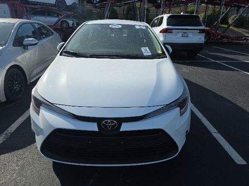 Used 2026 Toyota Corolla LE FWD image 2