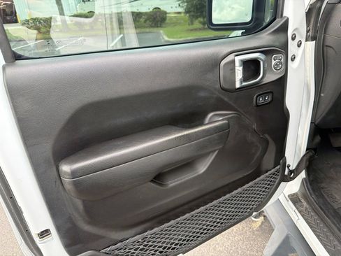 Used 2023 Jeep Wrangler Unlimited Sport AWD/4WD image 18