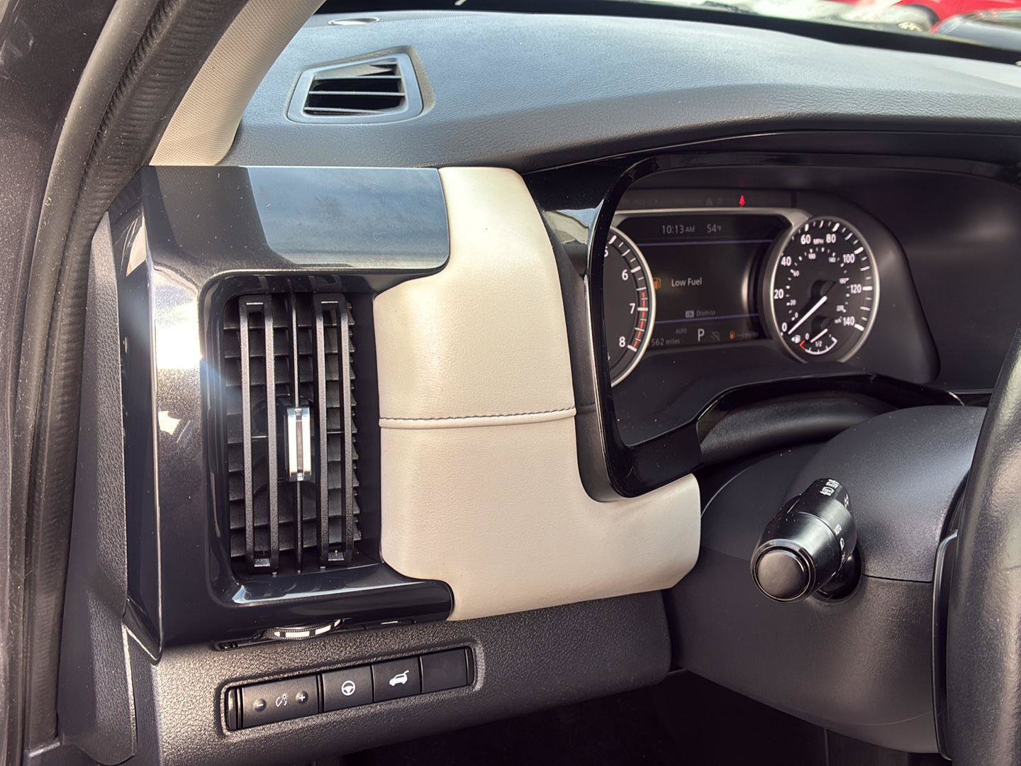 Used 2022 Nissan Pathfinder SV w/ SV Premium Package AWD/4WD image 25