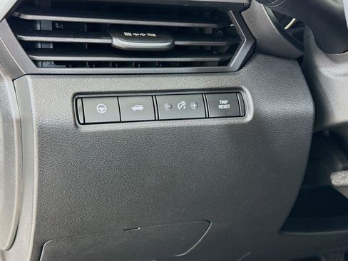 Used 2024 Nissan Altima 2.5 SL FWD image 14