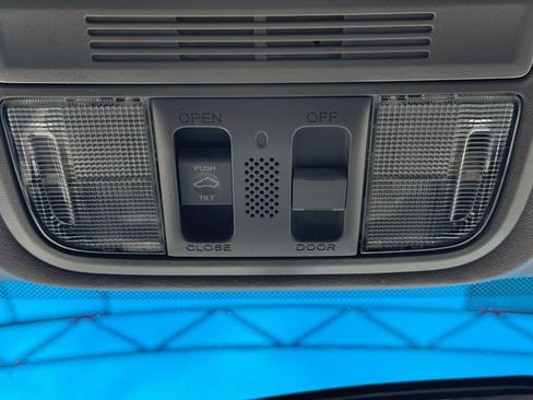 Used 2011 Honda Accord EX image 18