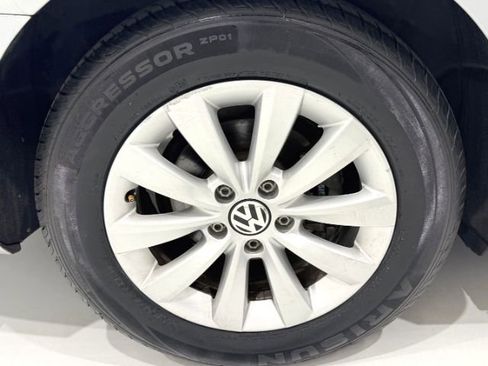 Used 2014 Volkswagen Passat 1.8T Wolfsburg Edition FWD image 11