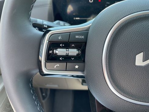 New 2026 Kia Carnival EX FWD image 25