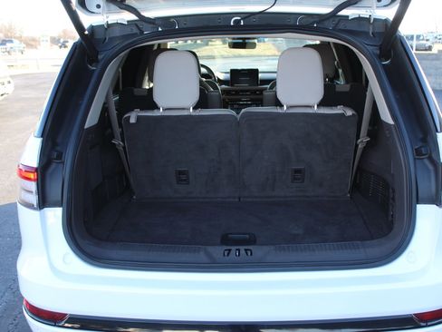 Used 2023 Lincoln Aviator Reserve w/ Equipment Group 201A image 19