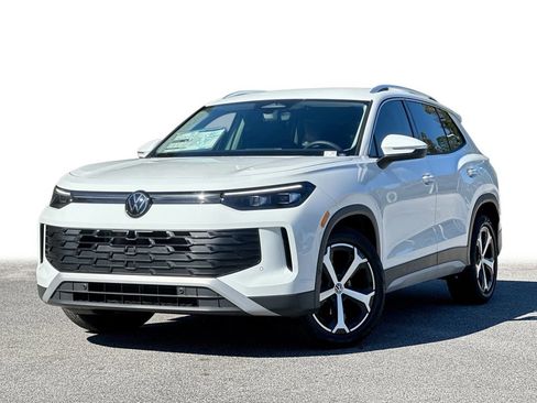 New 2026 Volkswagen Tiguan SE image 1
