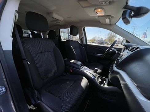 Used 2020 Dodge Journey SE w/ SE Popular Equipment Group image 29