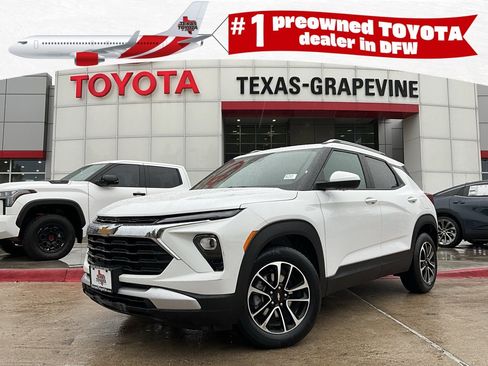 Used 2025 Chevrolet TrailBlazer LT image 1