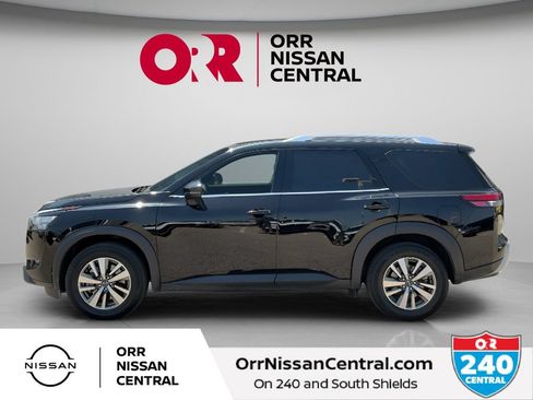 Used 2025 Nissan Pathfinder SL FWD image 8