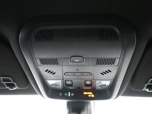 Used 2024 Cadillac XT6 Premium Luxury image 17