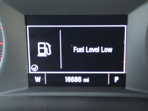 Used 2023 Chevrolet Traverse LT FWD image 24