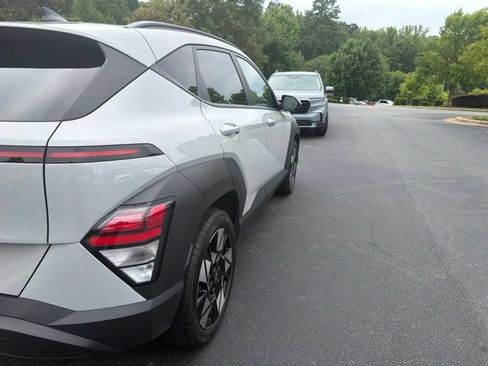 Used 2024 Hyundai Kona SEL FWD image 8