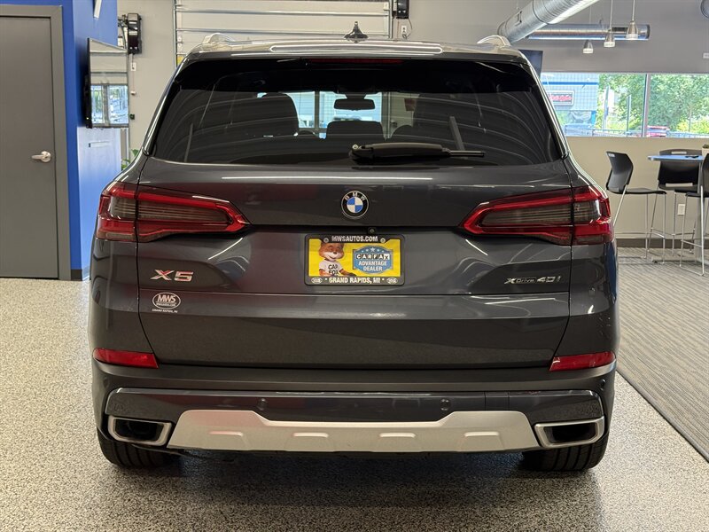 Used 2019 BMW X5 xDrive40i w/ Convenience Package AWD/4WD image 9