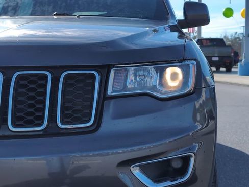 Used 2021 Jeep Grand Cherokee Laredo X image 12