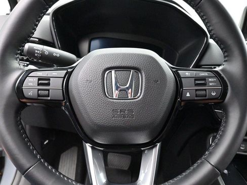 Used 2025 Chrysler Pacifica Select FWD image 14