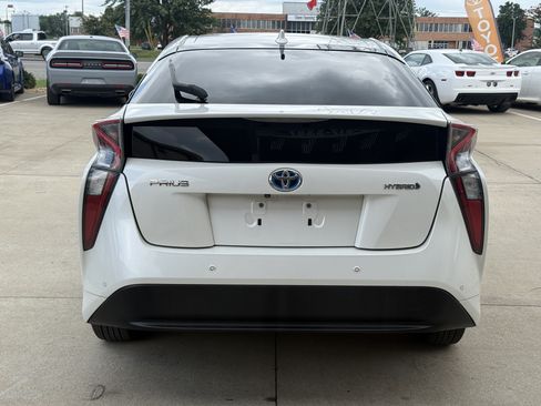 Used 2018 Toyota Prius Three w/ Advanced Technology Package FWD image 6