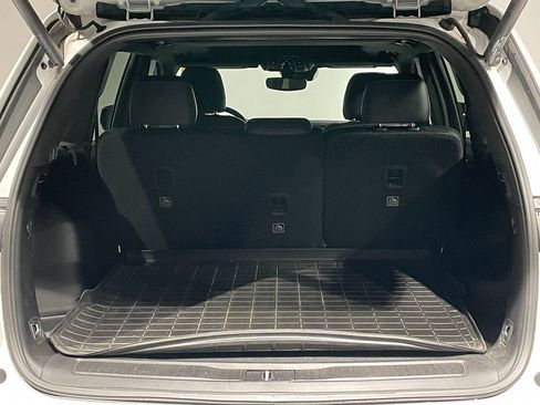 Used 2023 Jeep Grand Cherokee Altitude image 5