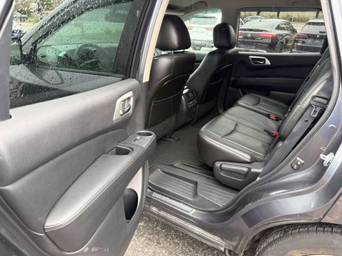 Used 2014 Nissan Pathfinder Platinum AWD/4WD image 15
