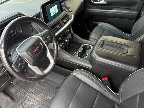 Used 2022 GMC Yukon XL SLT w/ SLT Premium Package AWD/4WD image 10