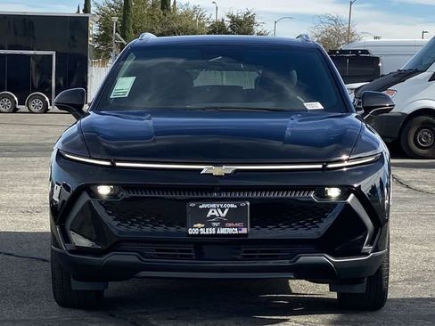 New 2026 Chevrolet Equinox EV LT FWD image 10