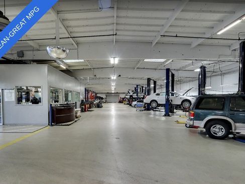 Used 2024 Toyota Corolla LE image 32