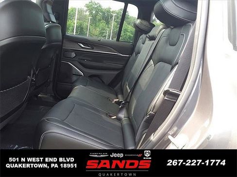 New 2023 Jeep Grand Cherokee Overland w/ Luxury Tech Group IV image 14