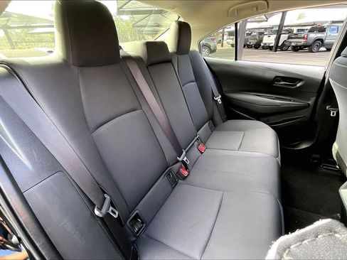 Used 2025 Toyota Corolla LE image 20