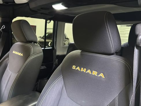 Used 2015 Jeep Wrangler Unlimited Sahara w/ Connectivity Group image 14
