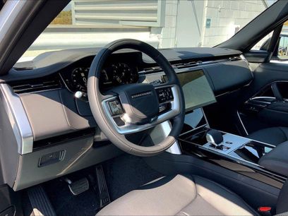 New 2025 Land Rover Range Rover Long Wheelbase SE