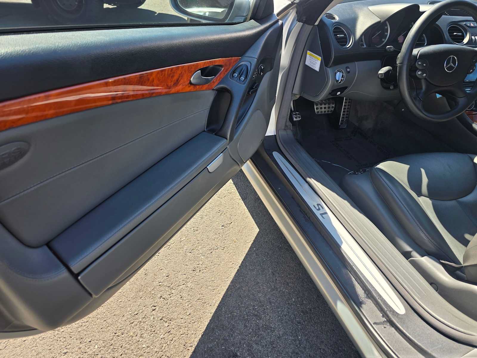Used 2005 Mercedes-Benz SL 500 image 16